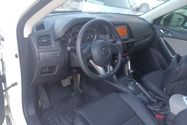 Used Mazda CX-5 2013 2.0L Automatic Two-Wheel Drive Comfort Version Center Console