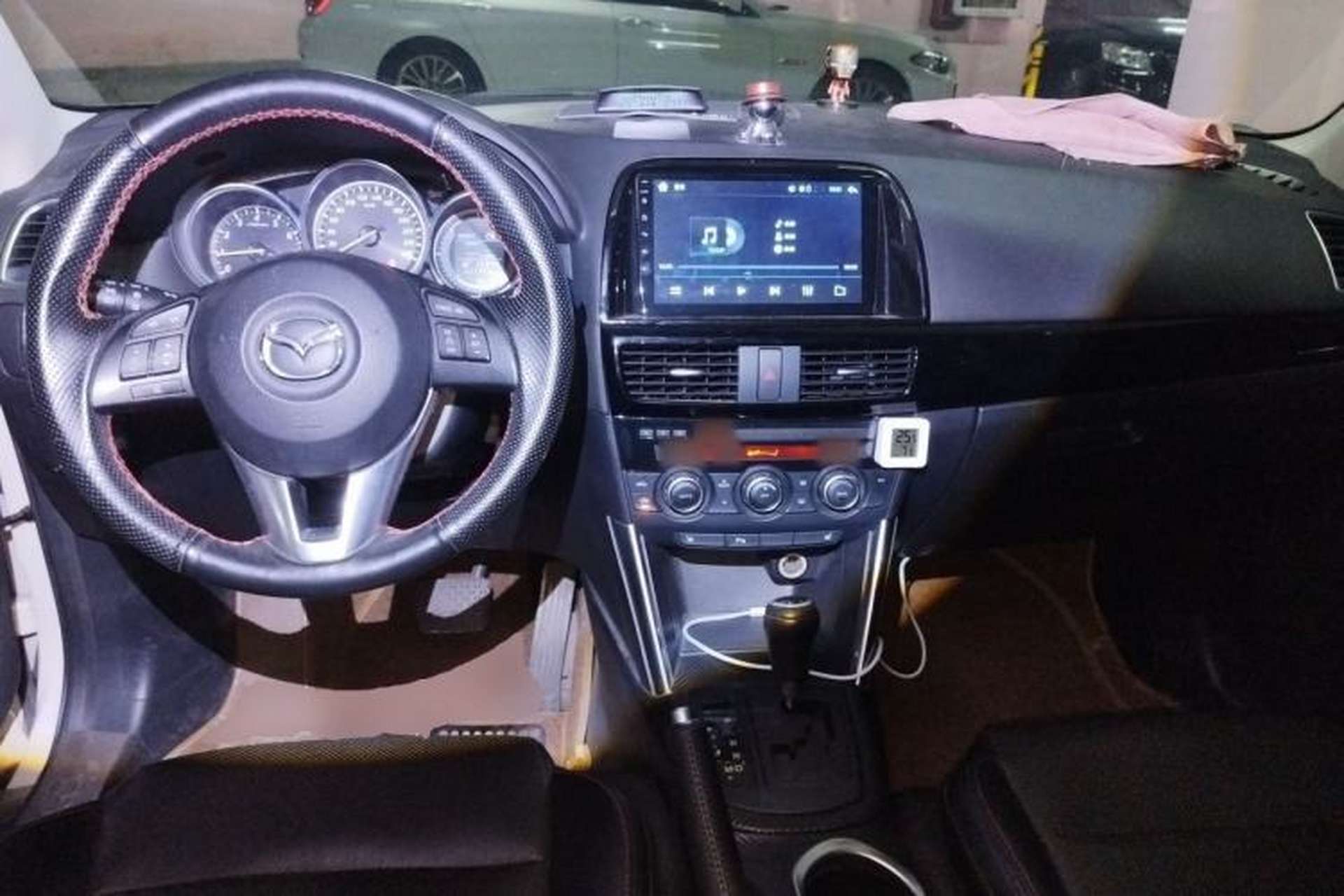 Used Mazda CX-5 2013 2.5L Automatic 4x4 Luxury Version Center Console