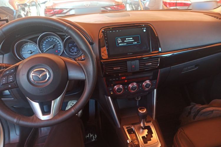 Used Mazda CX-5 2013 2.0L Automatic Two-Wheel Drive Comfort Version Center Console