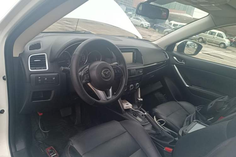 Used Mazda CX-5 2013 2.5L Automatic 4x4 Luxury Version Center Console