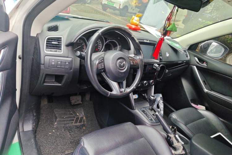 Used Mazda CX-5 2013 2.5L Automatic 4x4 Luxury Version Center Console