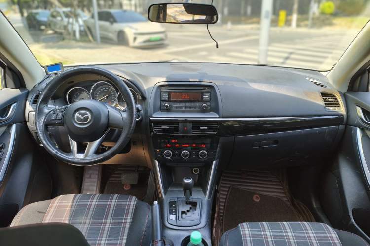 Used Mazda CX-5 2013 2.0L Automatic Two-Wheel Drive Comfort Version Center Console