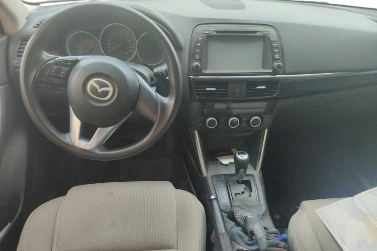 Used Mazda CX-5 2013 2.0L Automatic Two-Wheel Drive Comfort Version Center Console