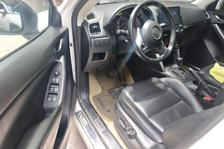 Used Mazda CX-5 2013 2.5L Automatic 4x4 Luxury Version Driver Seat