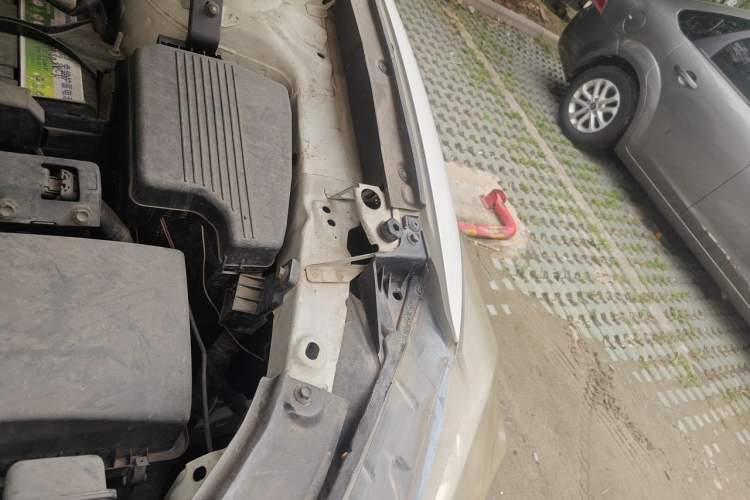 Used Mazda CX-5 2013 2.0L Manual Two-Wheel Drive Comfort Version Engine Bay Left