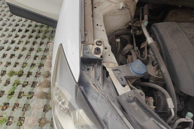 Used Mazda CX-5 2013 2.0L Manual Two-Wheel Drive Comfort Version Engine Bay Right