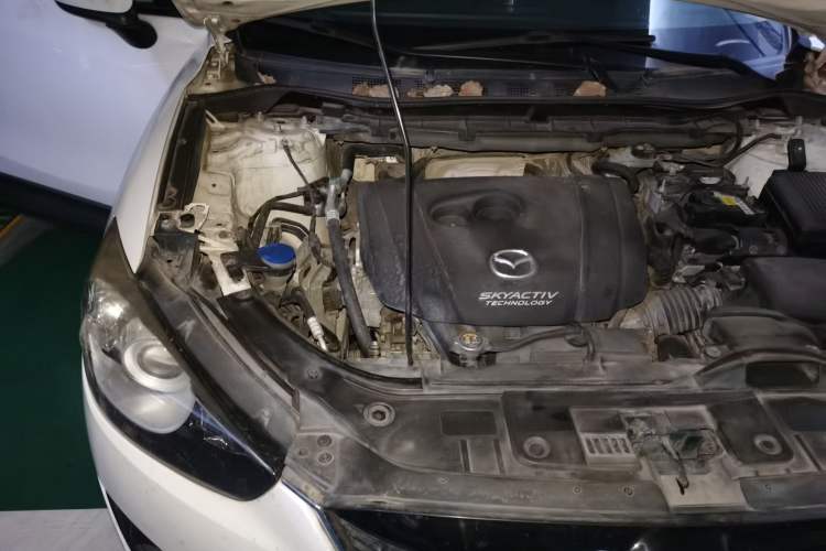 Used Mazda CX-5 2013 2.0L Automatic Two-Wheel Drive Comfort Version Engine Bay Right