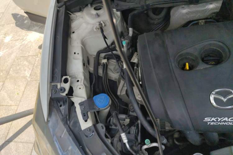 Used Mazda CX-5 2013 2.0L Automatic Two-Wheel Drive Comfort Version Engine Bay Right