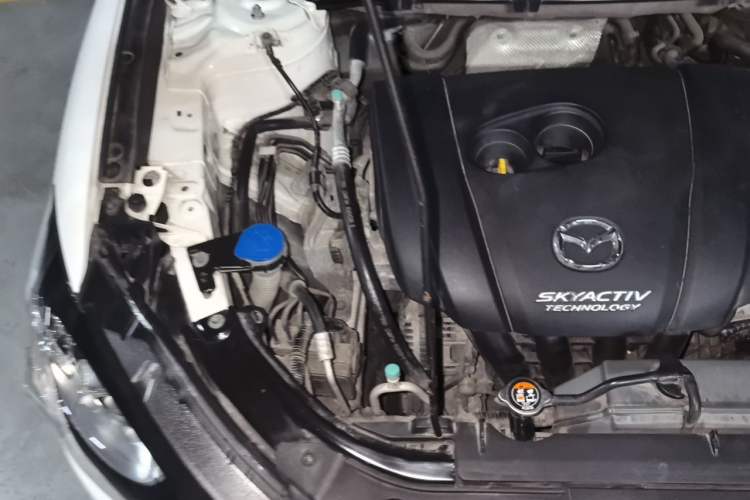 Used Mazda CX-5 2013 2.0L Automatic 4x4 Elite Version Engine Bay Right
