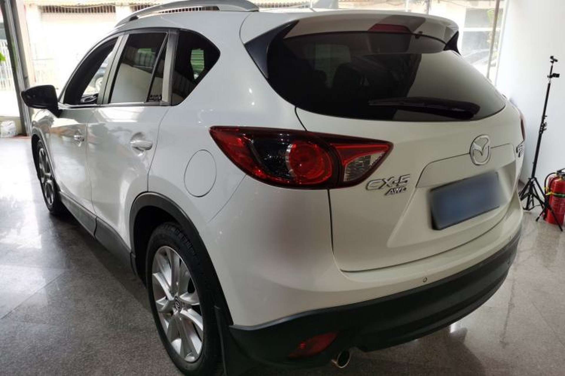 Used Mazda CX-5 2013 2.5L Automatic 4x4 Luxury Version Exterior 2