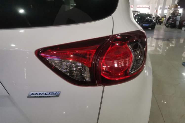 Used Mazda CX-5 2013 2.5L Automatic 4x4 Luxury Version Exterior 3
