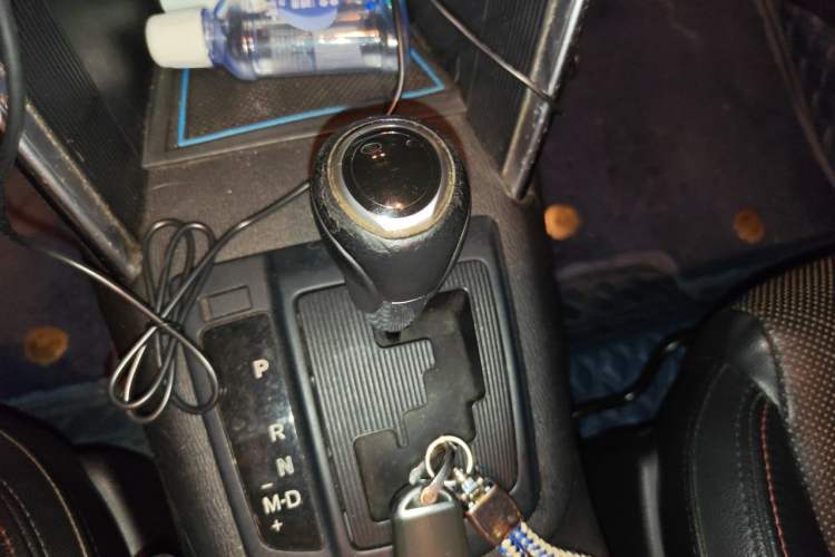 Used Mazda CX-5 2013 2.5L Automatic 4x4 Luxury Version Gear Lever