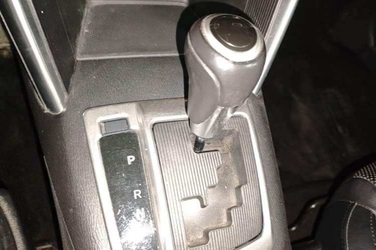 Used Mazda CX-5 2013 2.5L Automatic 4x4 Luxury Version Gear Lever