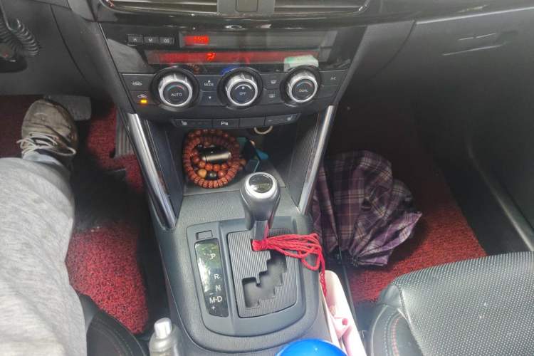 Used Mazda CX-5 2013 2.5L Automatic 4x4 Luxury Version Gear Lever