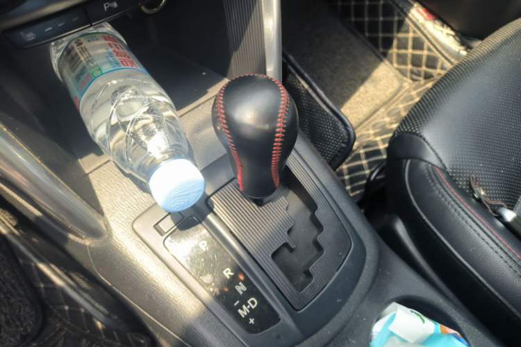 Used Mazda CX-5 2013 2.5L Automatic 4x4 Luxury Version Gear Lever