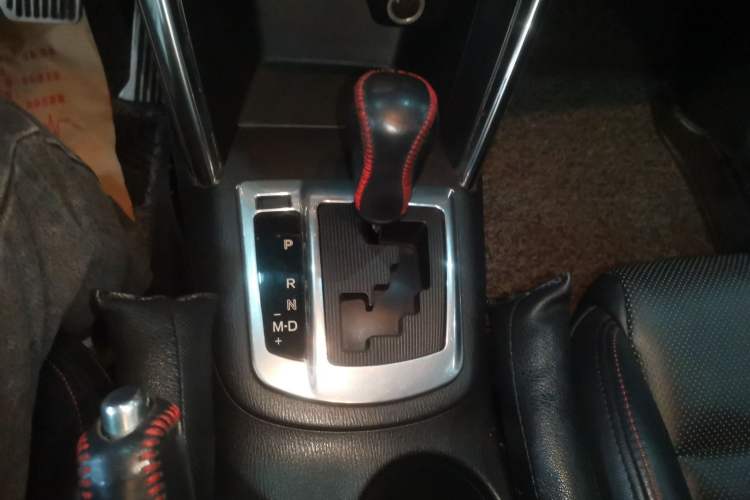 Used Mazda CX-5 2013 2.5L Automatic 4x4 Luxury Version Gear Lever