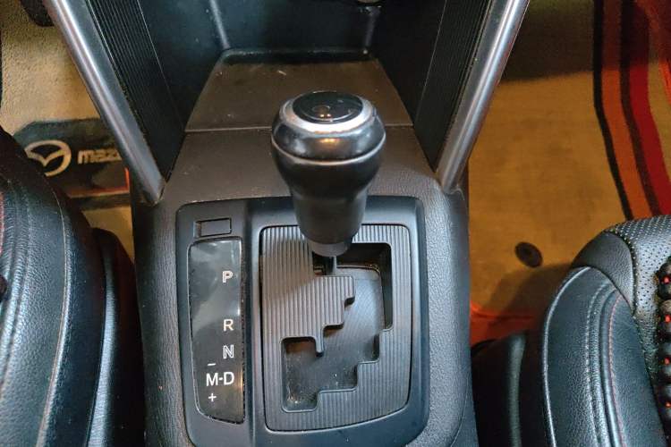 Used Mazda CX-5 2013 2.5L Automatic 4x4 Luxury Version Gear Lever