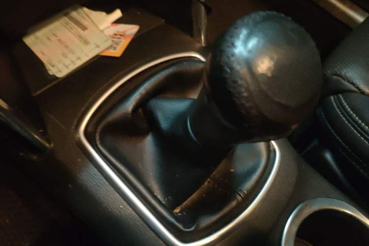 Used Mazda CX-5 2013 2.0L Manual Two-Wheel Drive Comfort Version Gear Lever