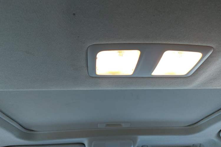 Used Mazda CX-5 2013 2.5L Automatic 4x4 Luxury Version Headliner