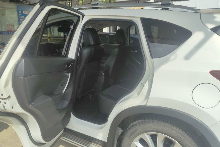 Used Mazda CX-5 2013 2.5L Automatic 4x4 Luxury Version Interior 2