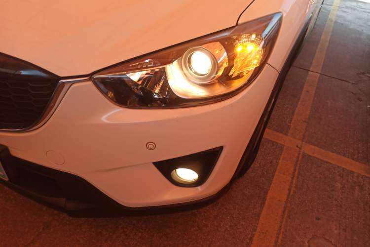 Used Mazda CX-5 2013 2.0L Automatic Two-Wheel Drive Comfort Version Left Front Headlight