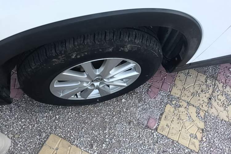 Used Mazda CX-5 2013 2.0L Automatic Two-Wheel Drive Comfort Version Left Front Wheel Hub