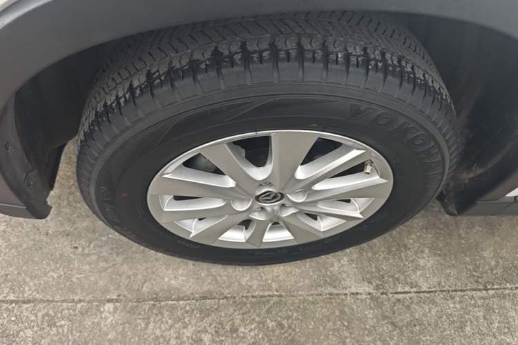 Used Mazda CX-5 2013 2.0L Automatic 4x4 Prestige Edition Left Front Wheel Hub