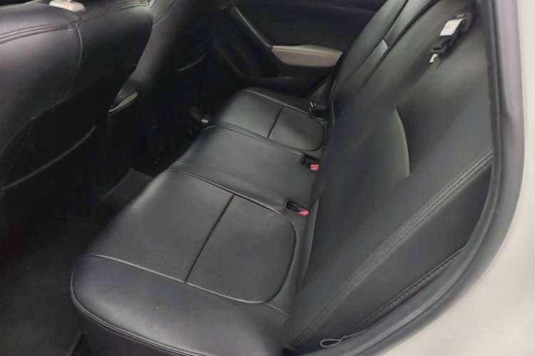 Used Mazda CX-5 2013 2.0L Automatic Two-Wheel Drive Comfort Version Left Rear Seat