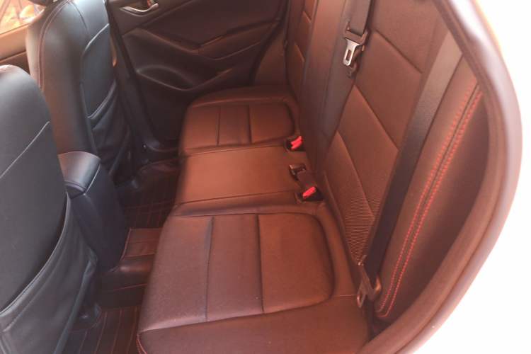 Used Mazda CX-5 2013 2.0L Automatic Two-Wheel Drive Comfort Version Left Rear Seat