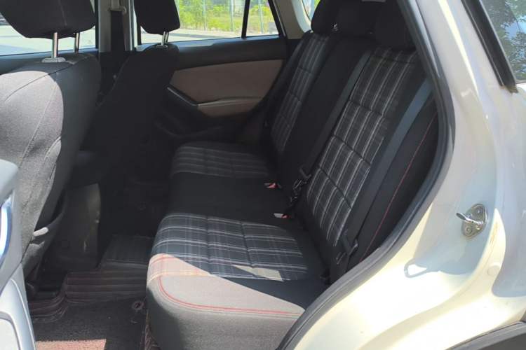 Used Mazda CX-5 2013 2.0L Automatic Two-Wheel Drive Comfort Version Left Rear Seat