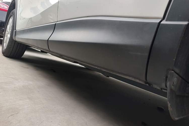Used Mazda CX-5 2013 2.0L Automatic Two-Wheel Drive Comfort Version Left Side Sill