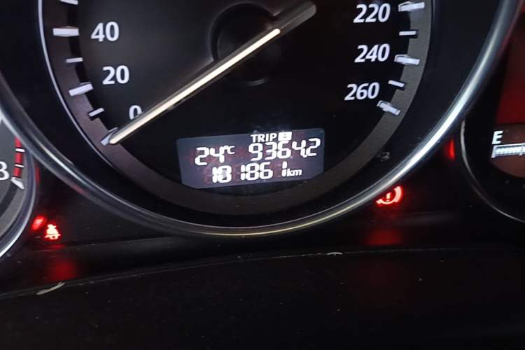 Used Mazda CX-5 2013 2.5L Automatic 4x4 Flagship Edition Odometer Close Up