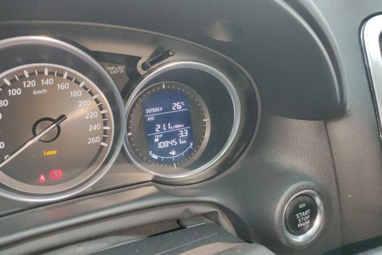 Used Mazda CX-5 2013 2.5L Automatic 4x4 Luxury Version Odometer Close Up
