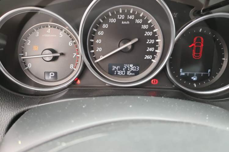 Used Mazda CX-5 2013 2.5L Automatic 4x4 Flagship Edition Odometer Close Up