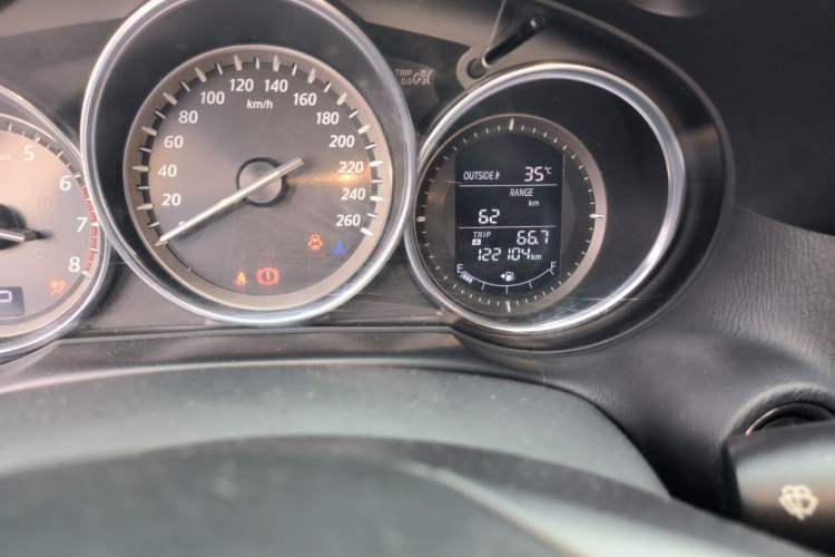 Used Mazda CX-5 2013 2.5L Automatic 4x4 Luxury Version Odometer Close Up