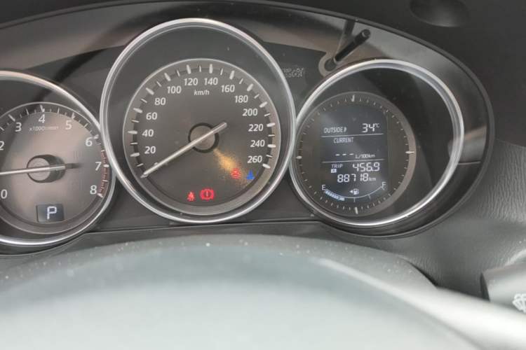 Used Mazda CX-5 2013 2.5L Automatic 4x4 Luxury Version Odometer Close Up