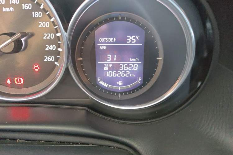 Used Mazda CX-5 2013 2.5L Automatic 4x4 Luxury Version Odometer Close Up