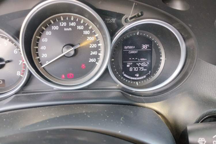 Used Mazda CX-5 2013 2.0L Automatic 4x4 Elite Version Odometer Close Up
