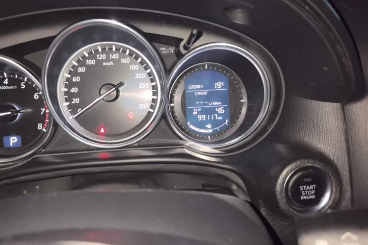Used Mazda CX-5 2013 2.0L Automatic 4x4 Elite Version Odometer Close Up