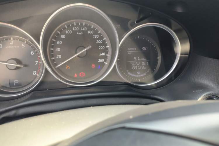 Used Mazda CX-5 2013 2.5L Automatic 4x4 Luxury Version Odometer Close Up