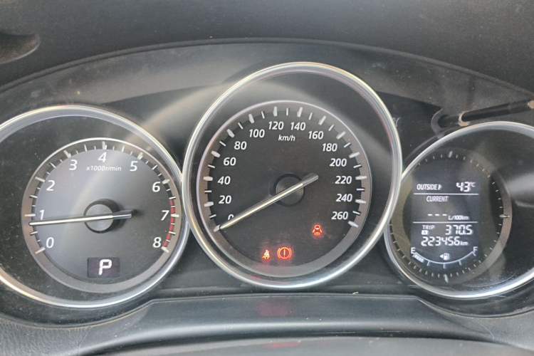 Used Mazda CX-5 2013 2.0L Automatic Two-Wheel Drive Comfort Version Odometer Close Up