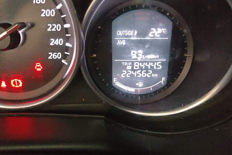 Used Mazda CX-5 2013 2.5L Automatic 4x4 Luxury Version Odometer Close Up