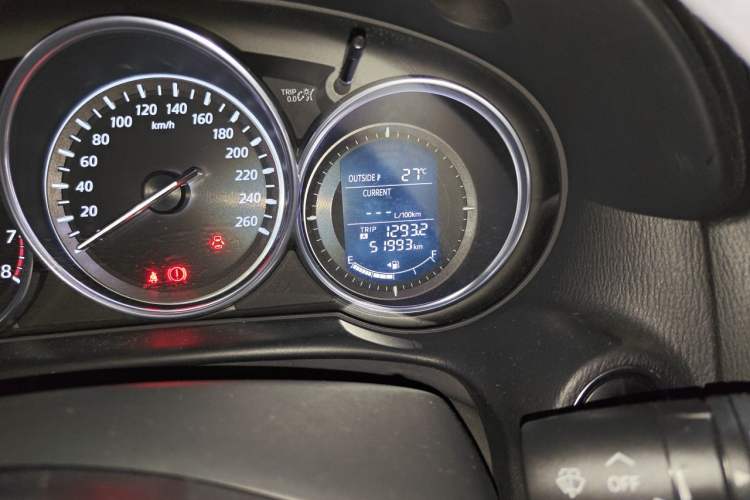 Used Mazda CX-5 2013 2.0L Automatic 4x4 Elite Version Odometer Close Up