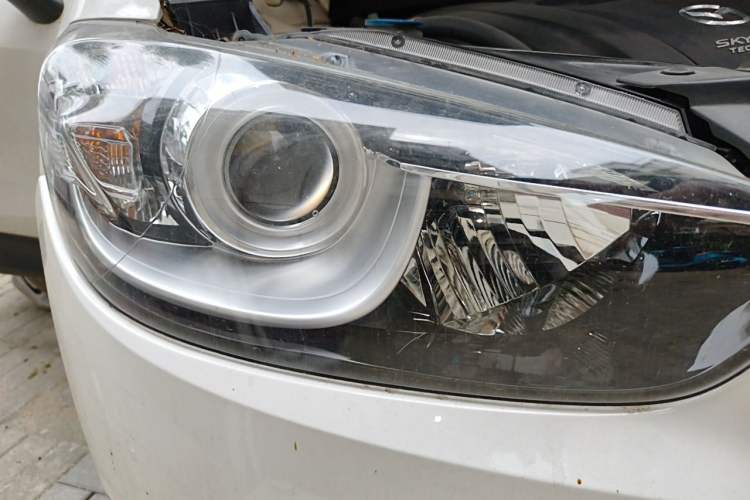 Used Mazda CX-5 2013 2.0L Automatic Two-Wheel Drive Comfort Version Right Front Headlight