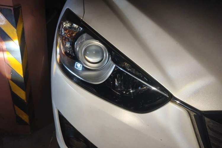 Used Mazda CX-5 2013 2.0L Automatic Two-Wheel Drive Comfort Version Right Front Headlight
