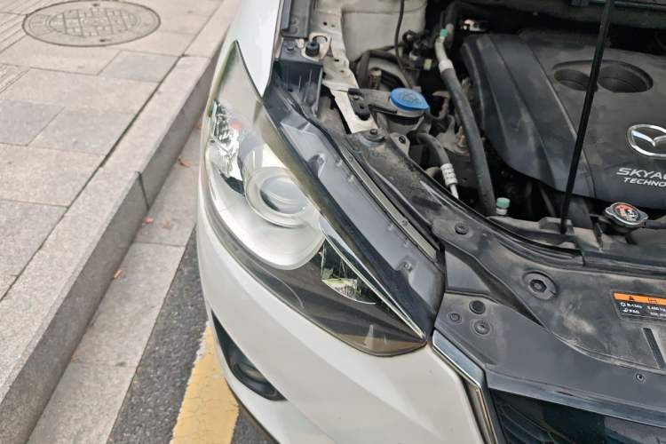 Used Mazda CX-5 2013 2.0L Automatic Two-Wheel Drive Comfort Version Right Front Headlight