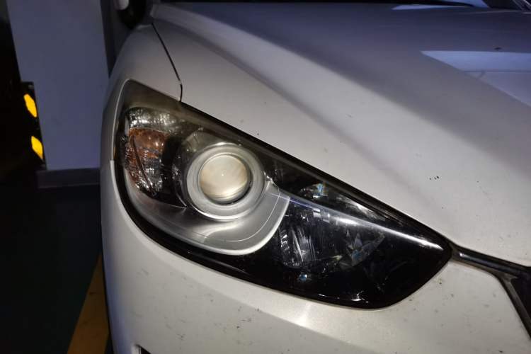 Used Mazda CX-5 2013 2.0L Automatic Two-Wheel Drive Comfort Version Right Front Headlight