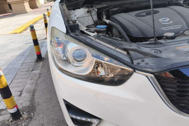 Used Mazda CX-5 2013 2.0L Automatic Two-Wheel Drive Comfort Version Right Front Headlight