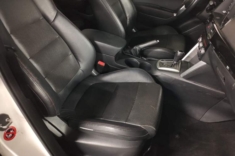 Used Mazda CX-5 2013 2.5L Automatic 4x4 Luxury Version Right Front Seat