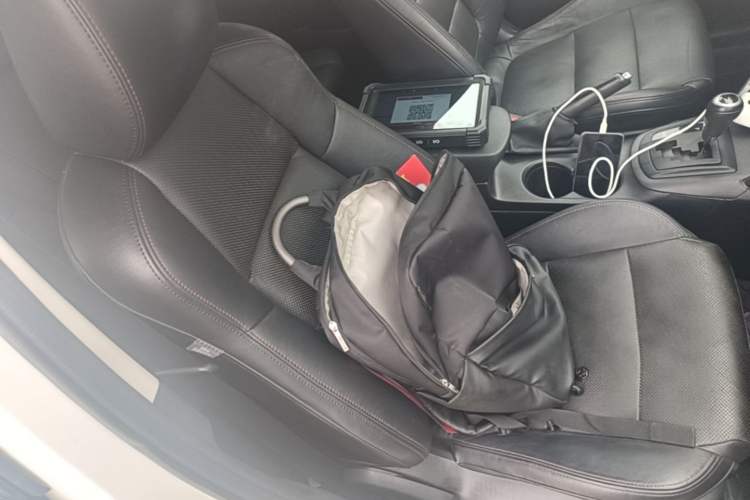 Used Mazda CX-5 2013 2.5L Automatic 4x4 Luxury Version Right Front Seat